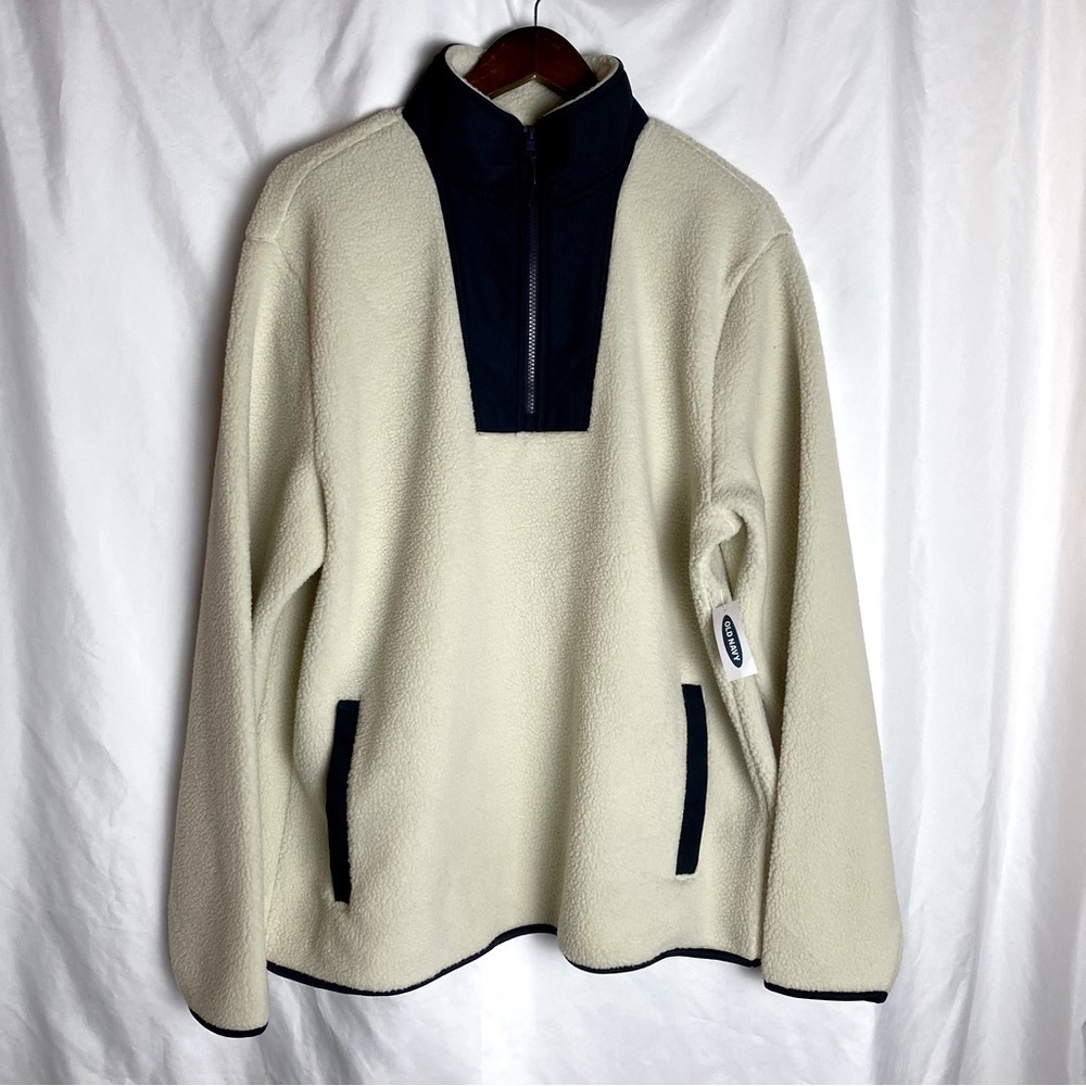 Old Navy Men’s Quarter Zip Two Pocket Fleece Navy and Cream Pullover